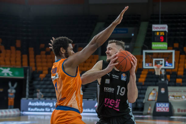 往往同时到 往往同时到